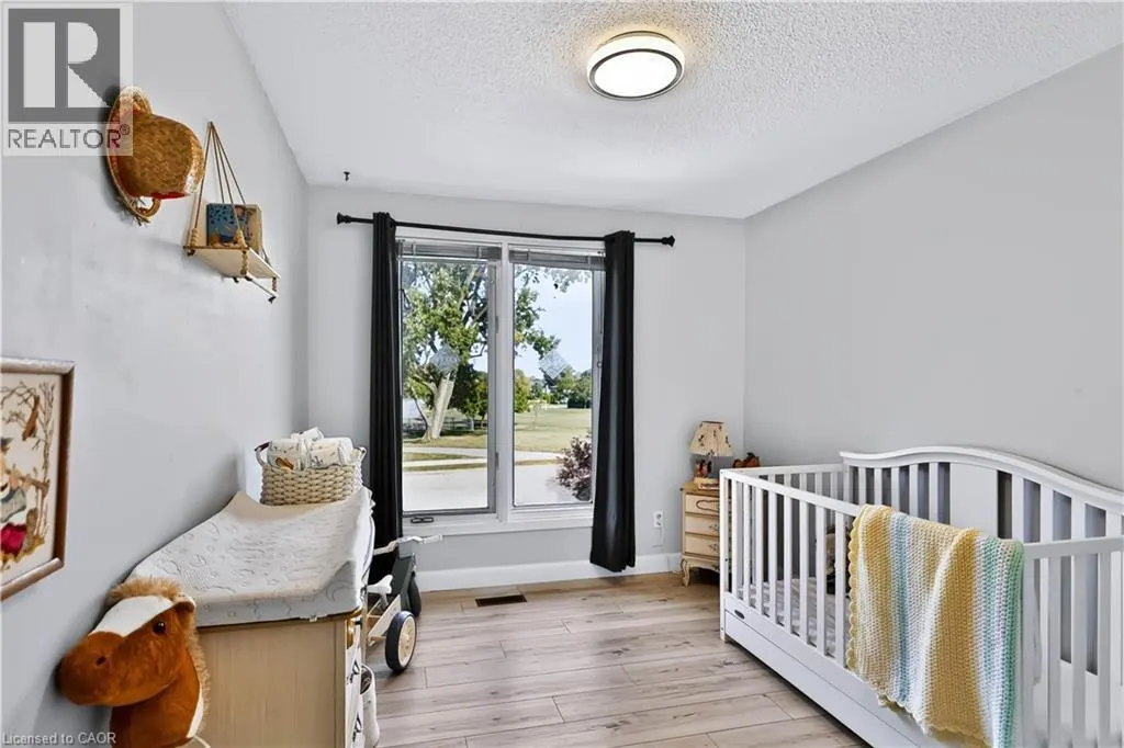 22 OAKRIDGE Drive
