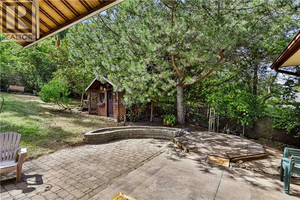 22 OAKRIDGE Drive