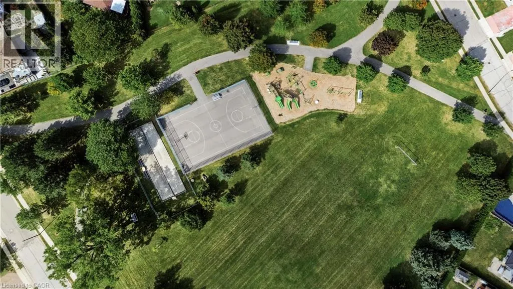 22 OAKRIDGE Drive