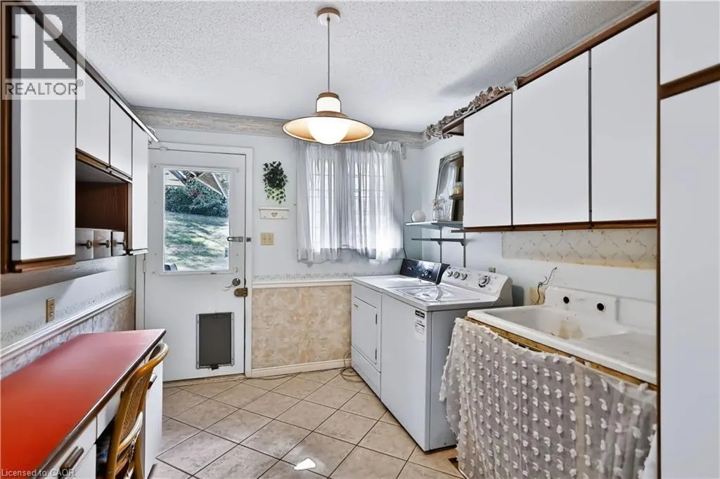 22 OAKRIDGE Drive