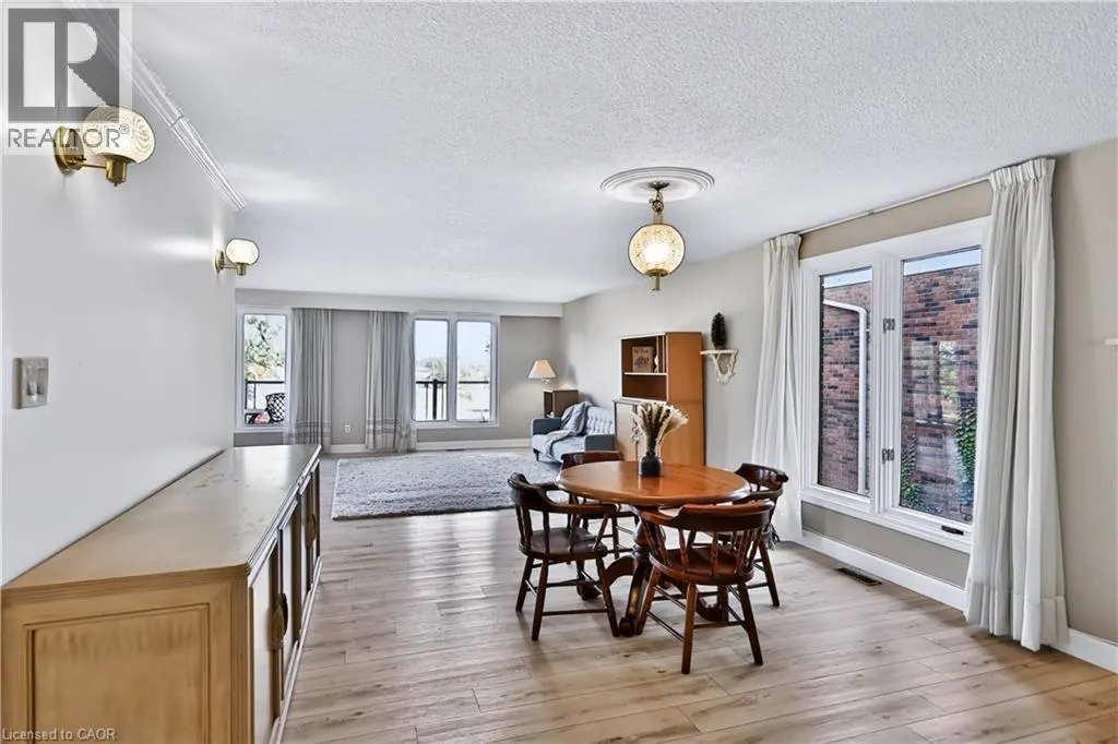 22 OAKRIDGE Drive