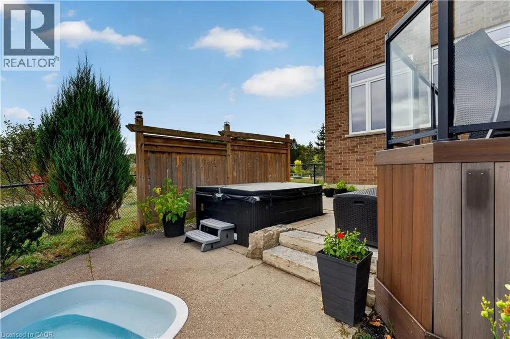 77 NEWCOMBE Road