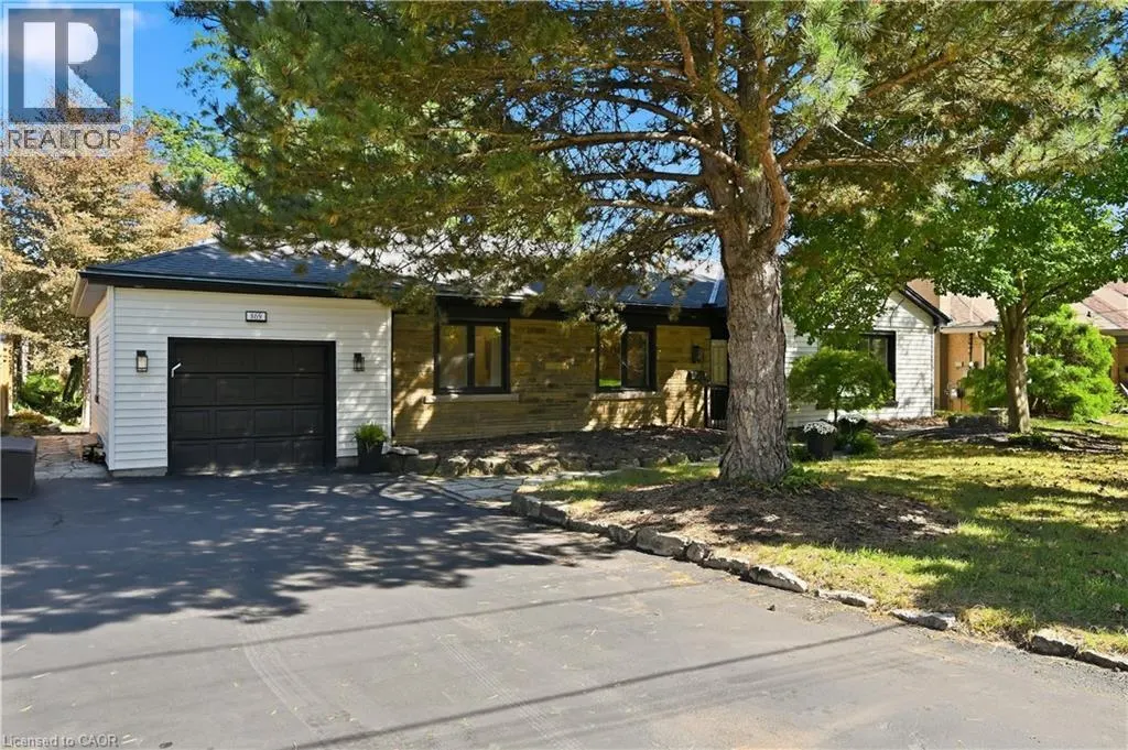 869 CONDOR Drive