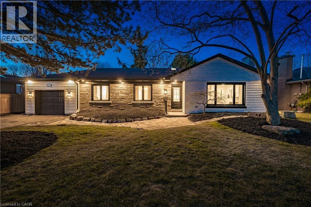 869 CONDOR Drive