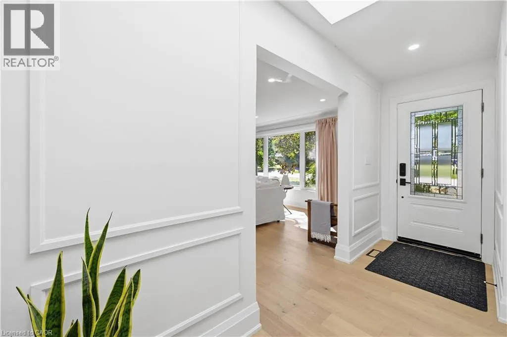 869 CONDOR Drive
