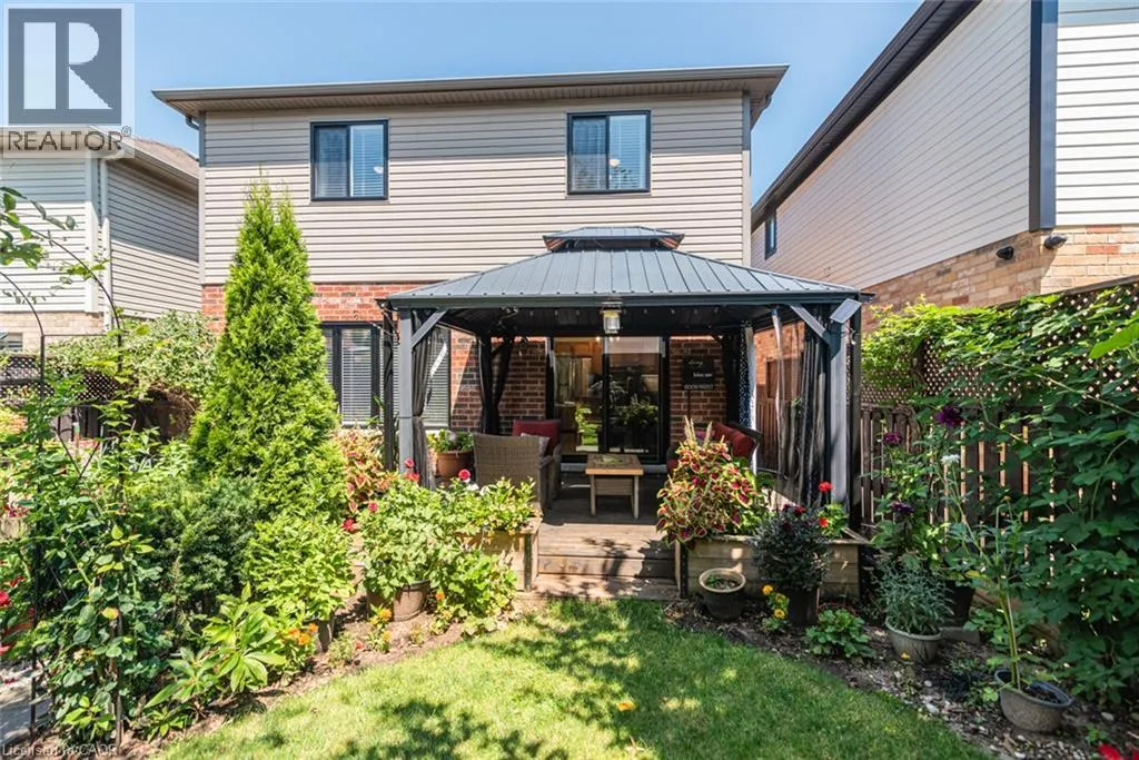 102 WILLOW Lane
