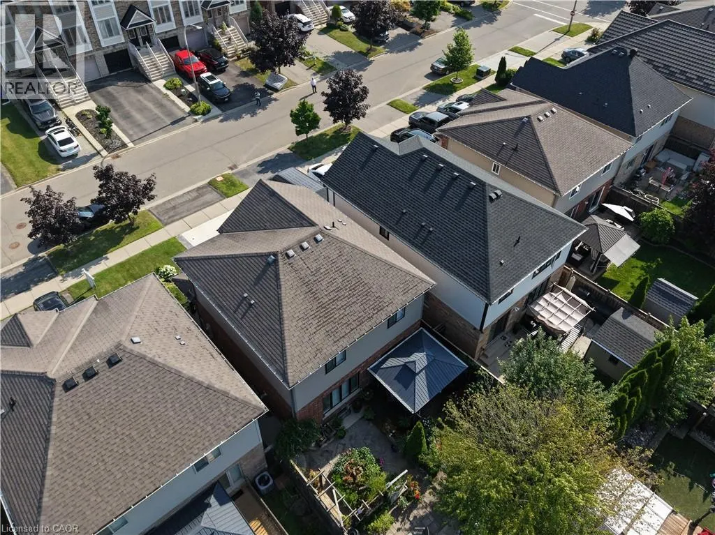 102 WILLOW Lane