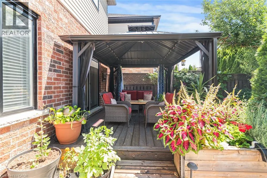 102 WILLOW Lane