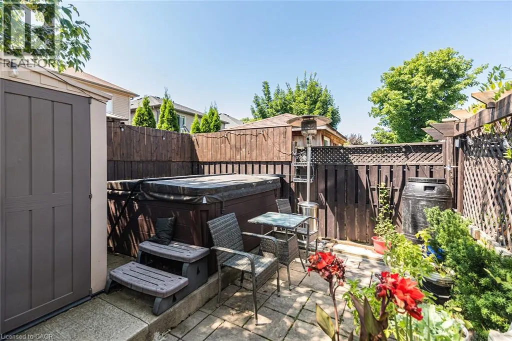 102 WILLOW Lane