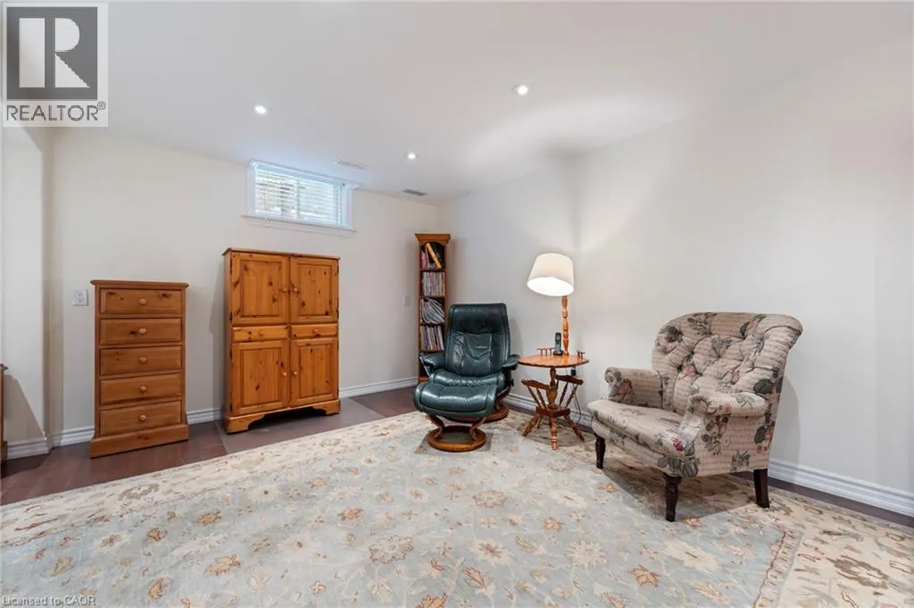 64 NEWPORT Lane
