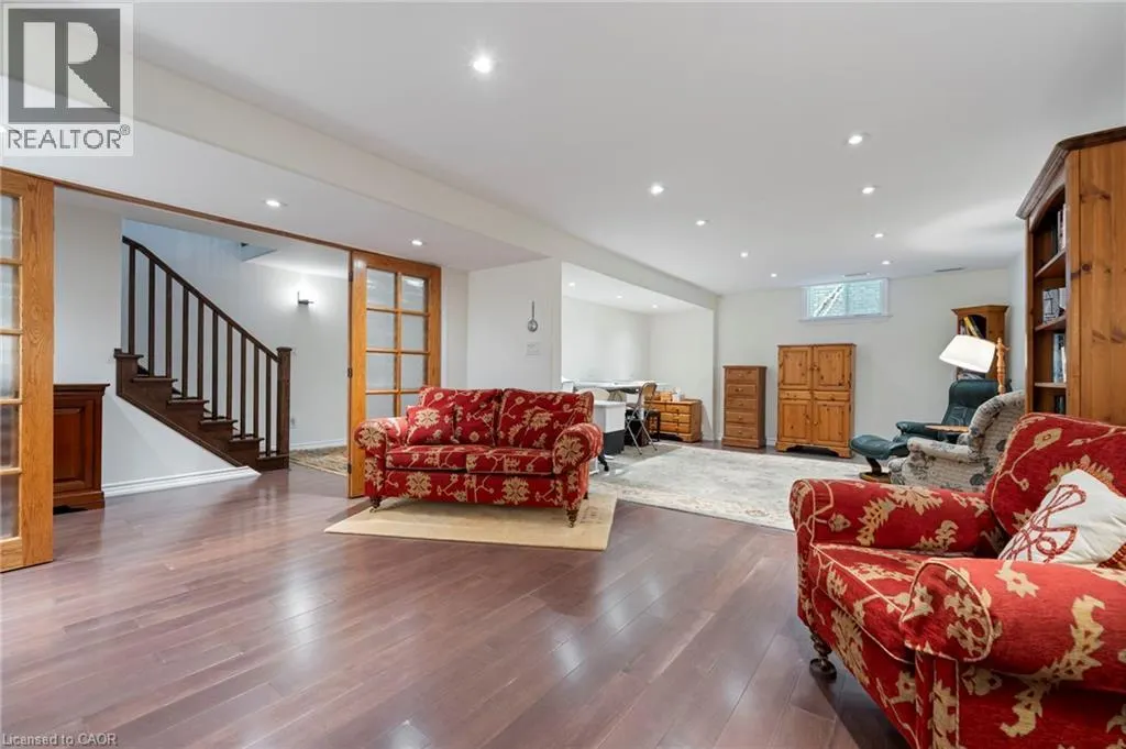 64 NEWPORT Lane