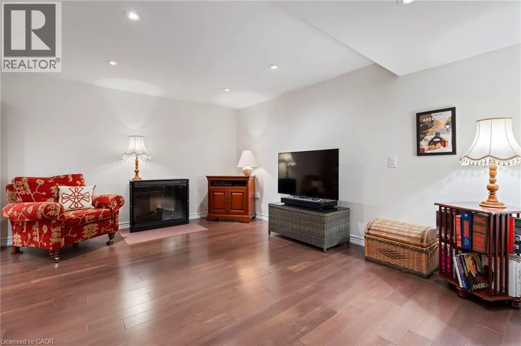 64 NEWPORT Lane