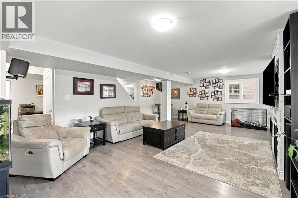 19 BROOKSIDE Terrace