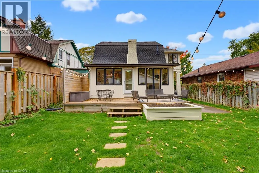 89 ALLEN Street W