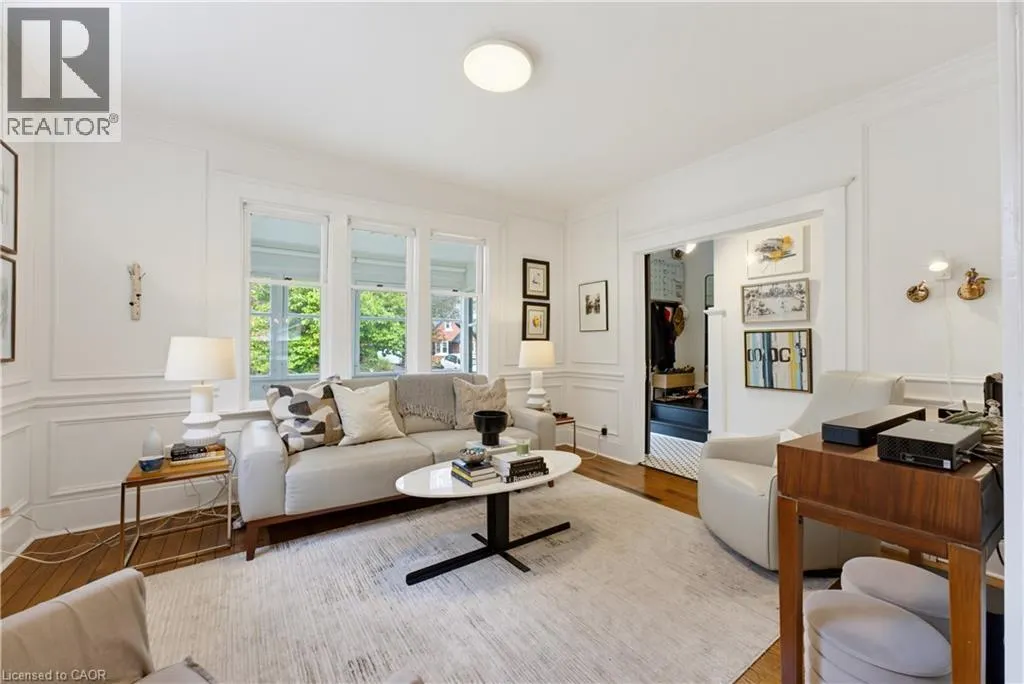 89 ALLEN Street W