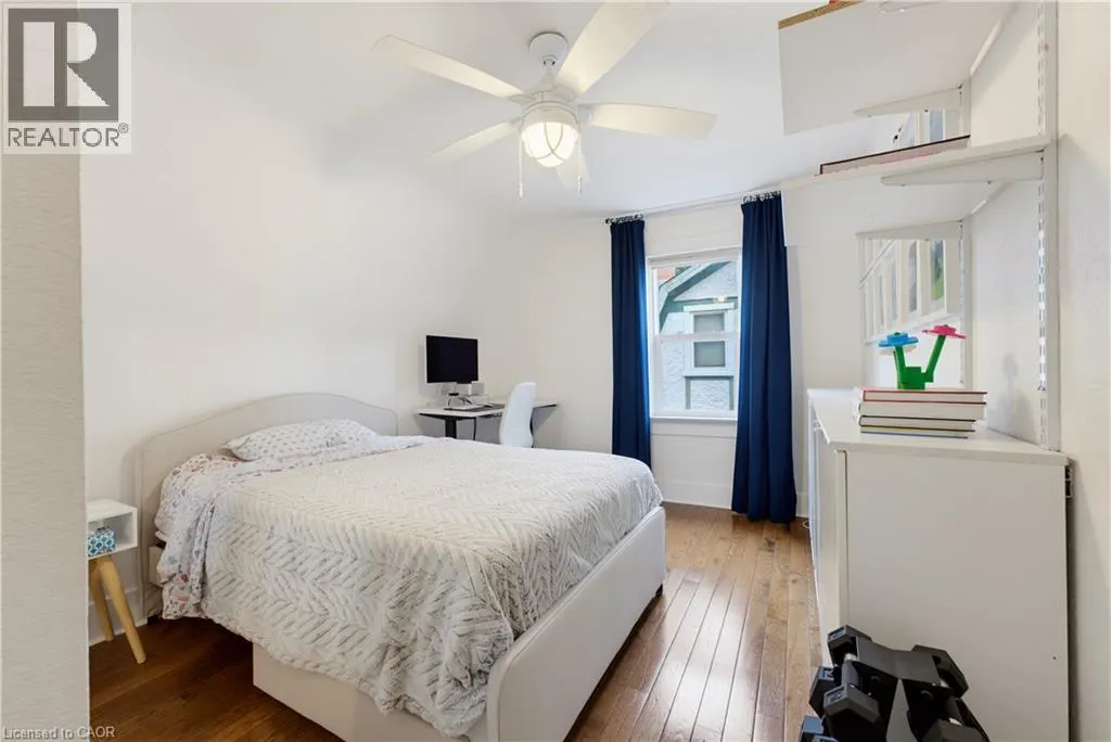 89 ALLEN Street W