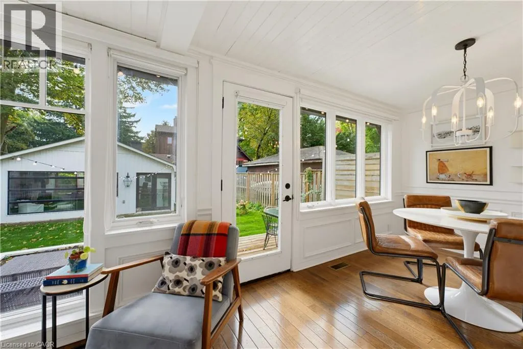 89 ALLEN Street W