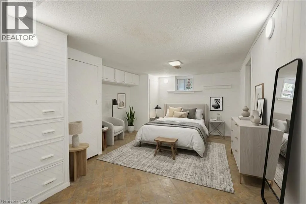 89 ALLEN Street W