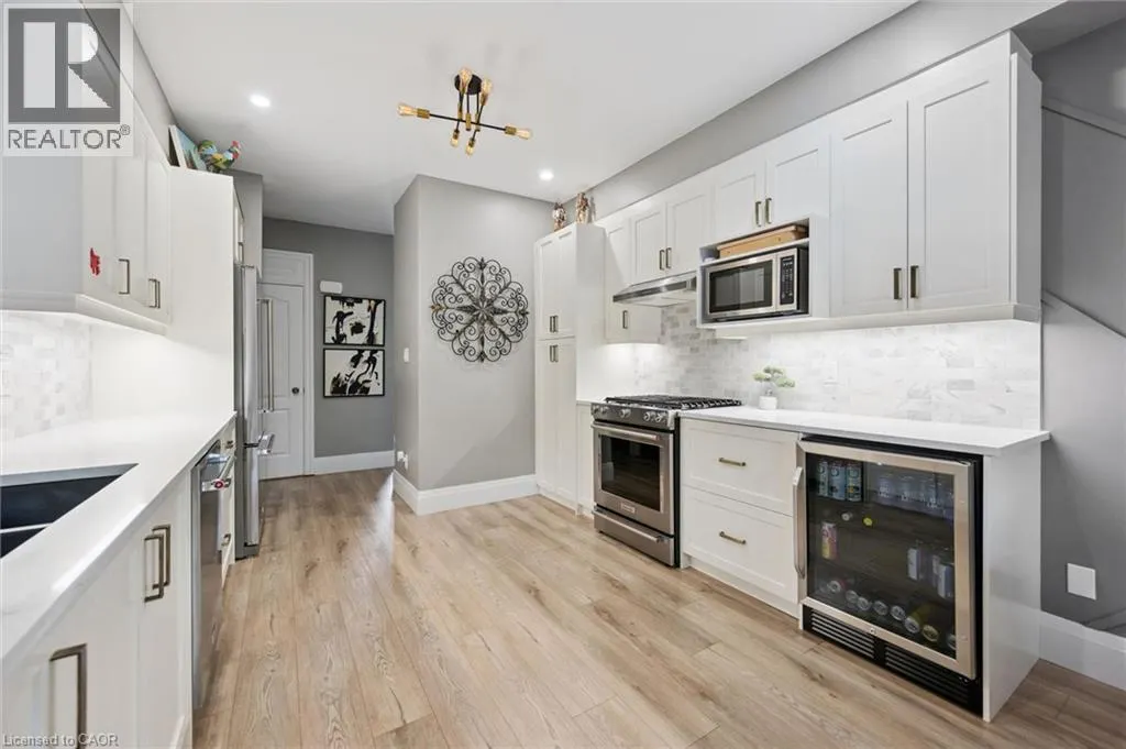 276 SIMS ESTATE Drive Unit# 9 #9