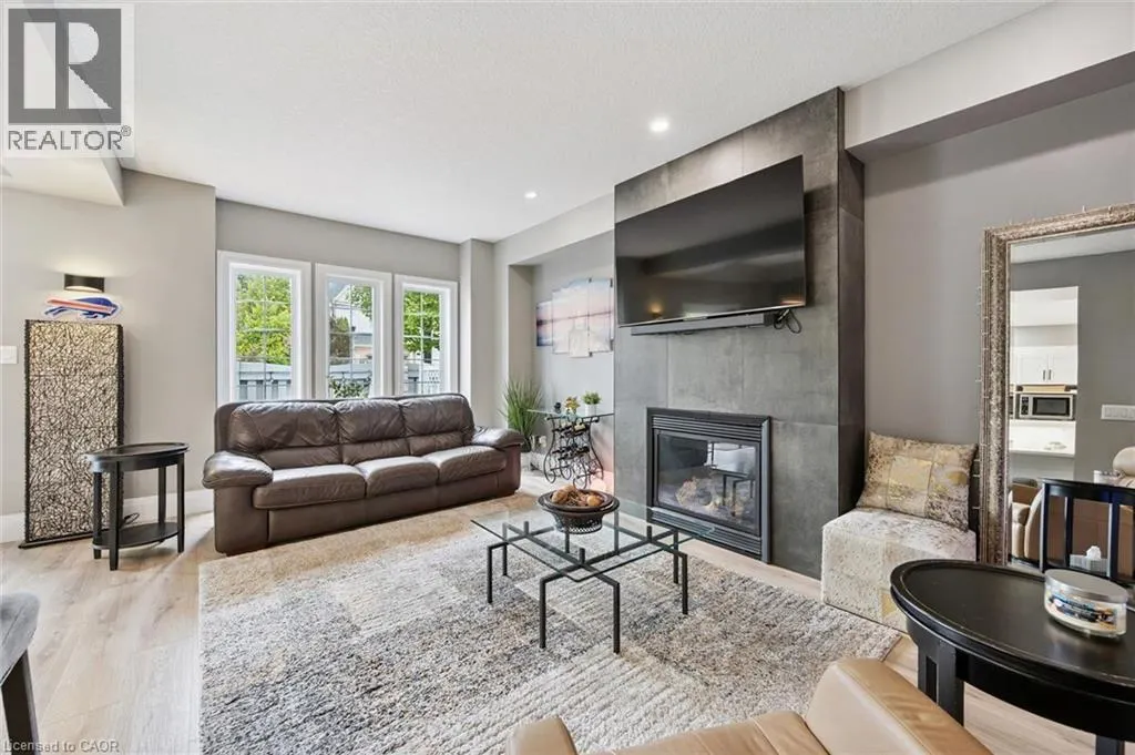 276 SIMS ESTATE Drive Unit# 9 #9