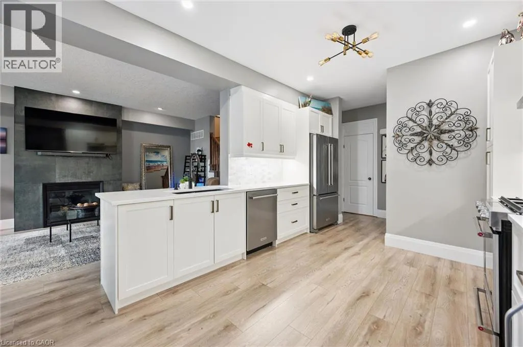 276 SIMS ESTATE Drive Unit# 9 #9
