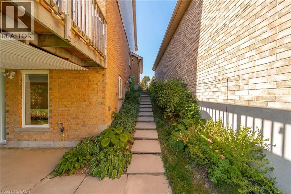 69 SOUTHCREEK Trail Unit# Lower #Lower