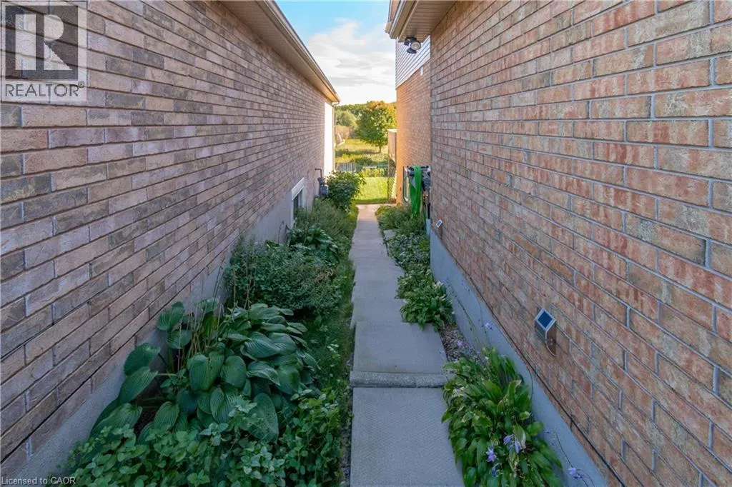 69 SOUTHCREEK Trail Unit# Lower #Lower