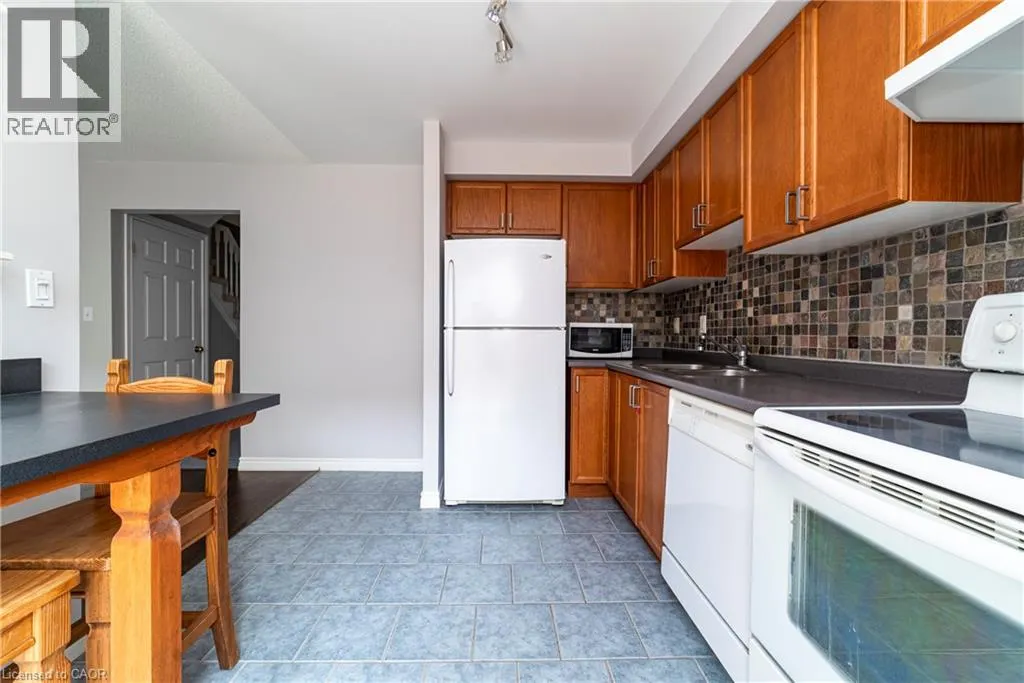 39 PINEWOODS Drive Unit# 11 #11