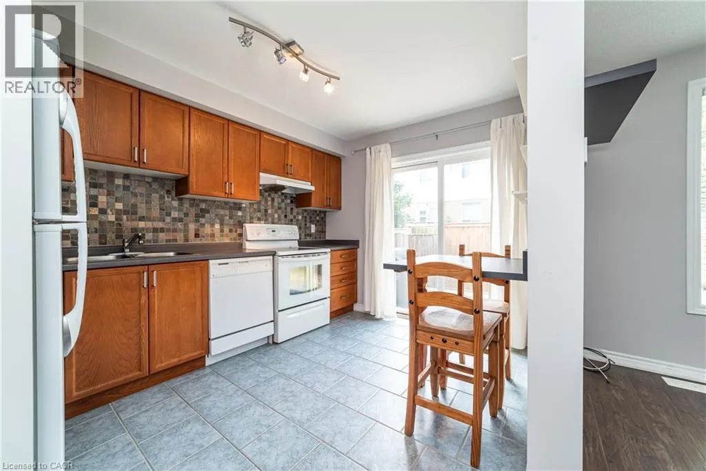 39 PINEWOODS Drive Unit# 11 #11