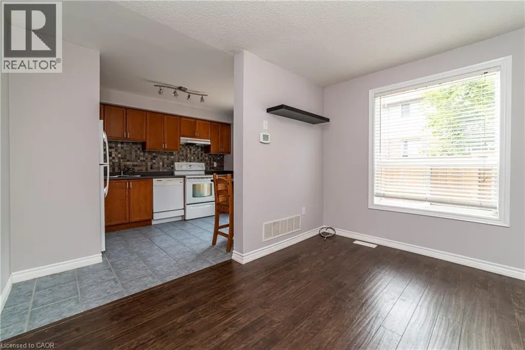 39 PINEWOODS Drive Unit# 11 #11
