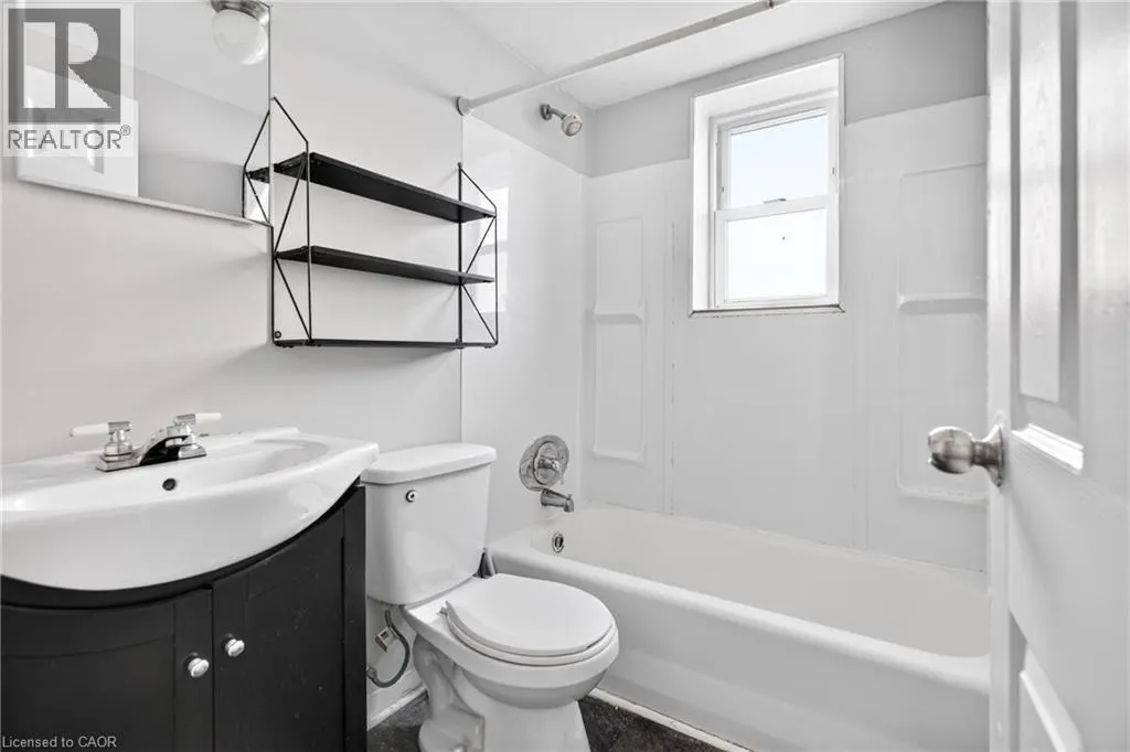 3 APPLEWOOD Avenue Unit# 1 #1
