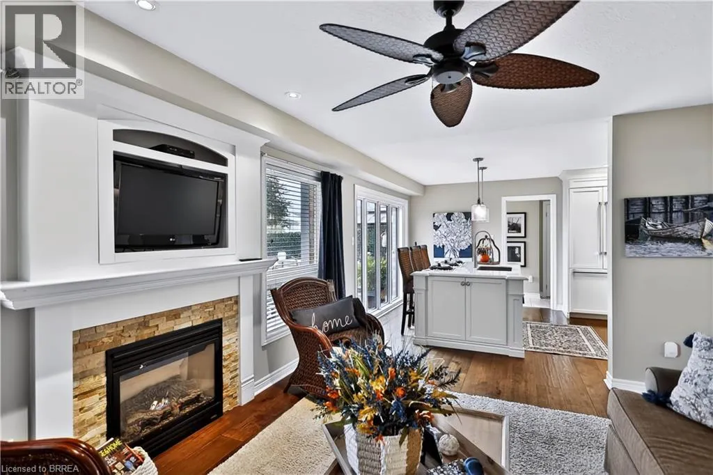 30 WALDIE Crescent