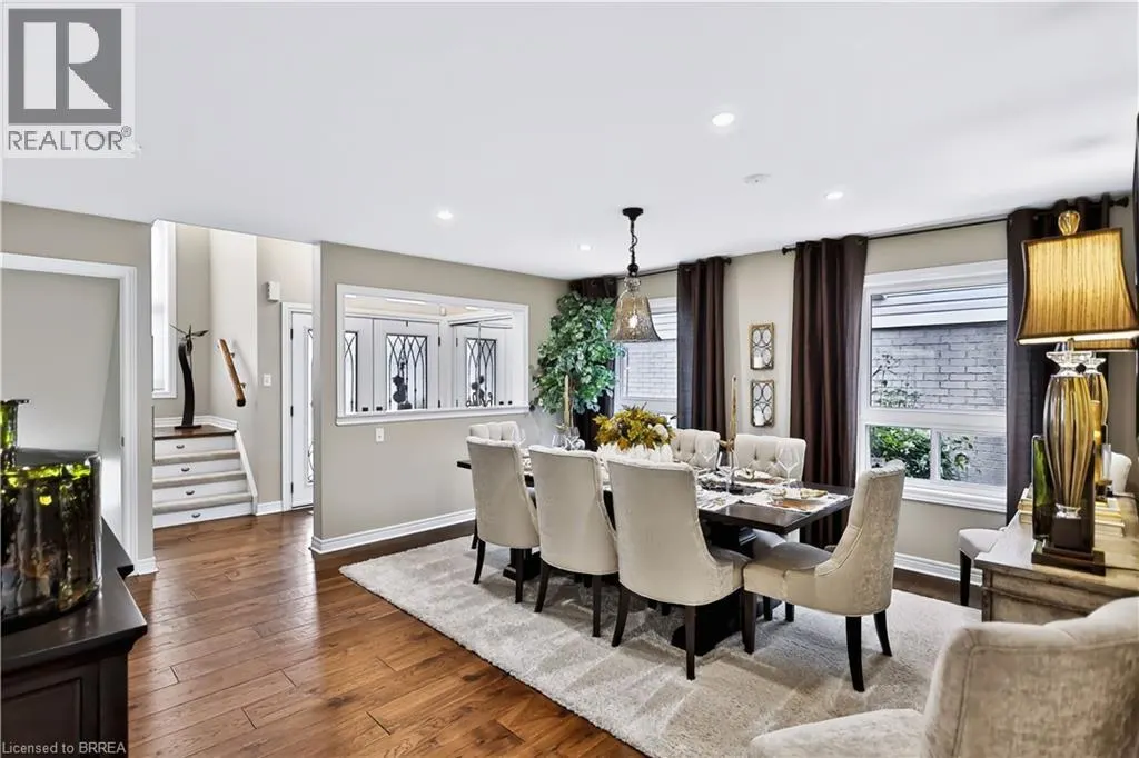 30 WALDIE Crescent