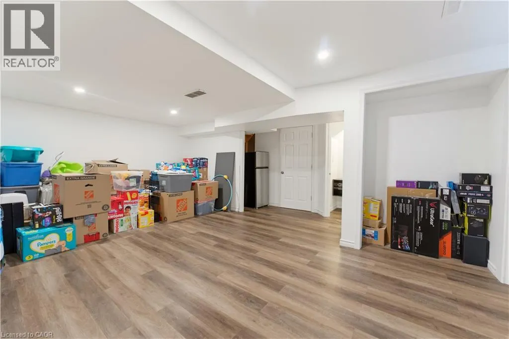 62 POTTERS Way
