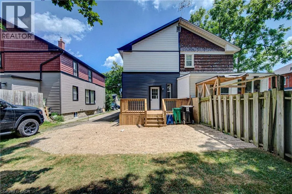 26 RICHARDSON Street