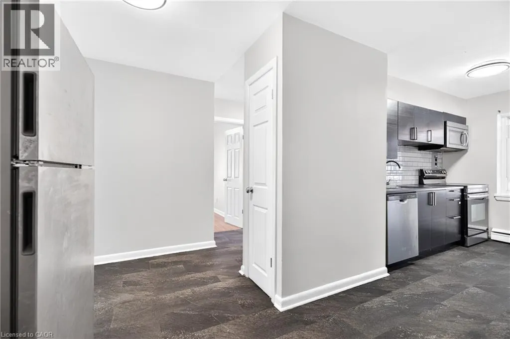 3 APPLEWOOD Avenue Unit# 3 #3