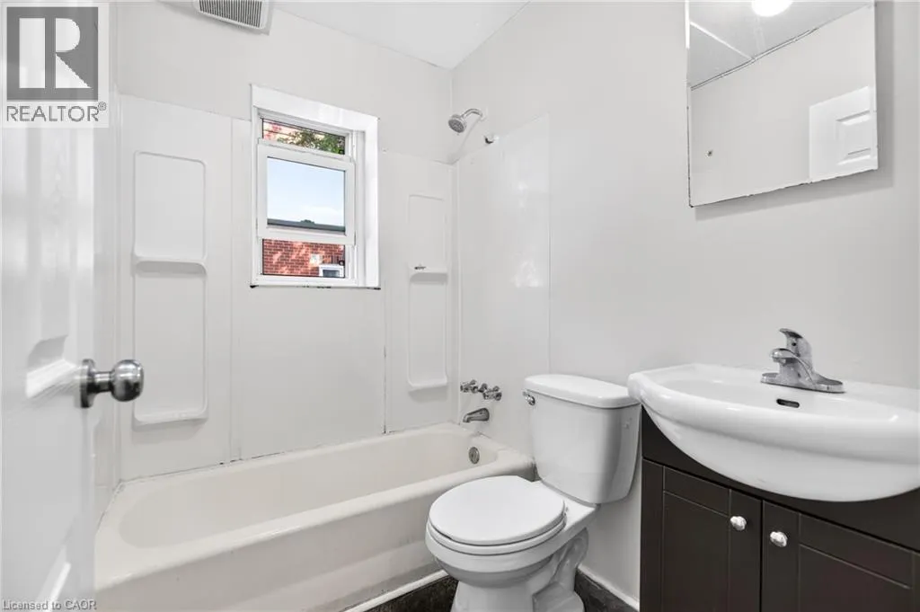 3 APPLEWOOD Avenue Unit# 3 #3