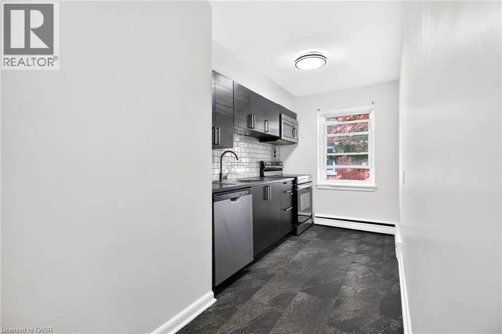 3 APPLEWOOD Avenue Unit# 3 #3