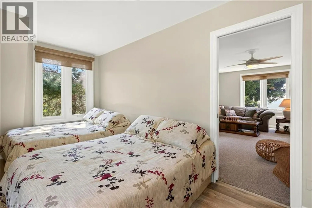 34 HOOVER POINT Lane