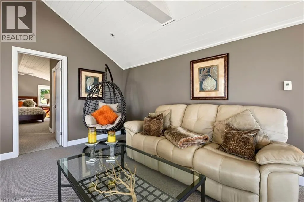 34 HOOVER POINT Lane