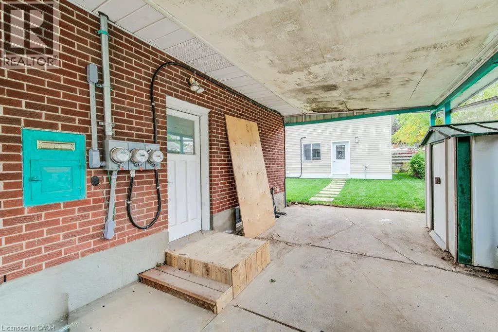 102 MASSEY Avenue