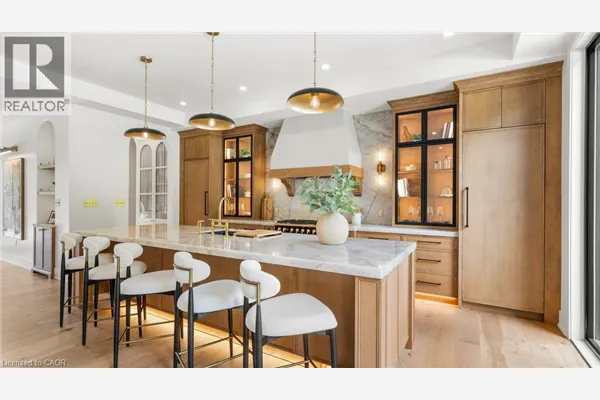 2 BRIDLEWOOD Crescent