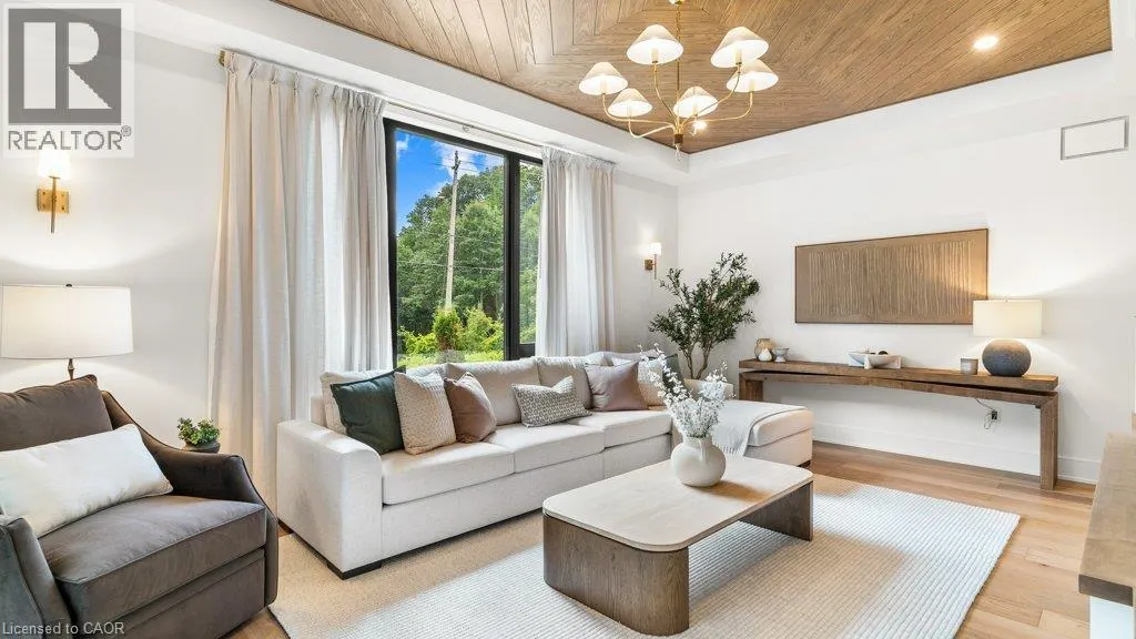 2 BRIDLEWOOD Crescent