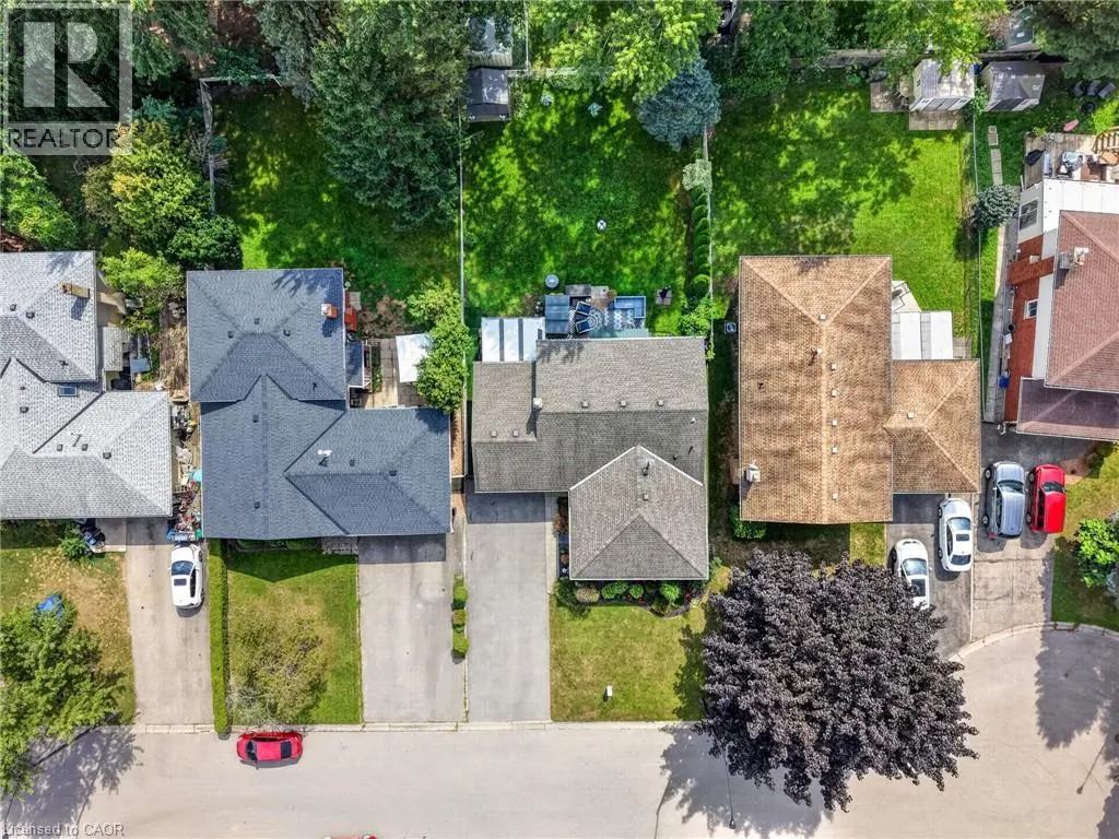 5 HIDDEN Court