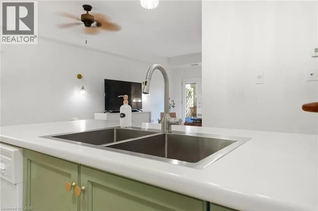 391 PLAINS Road E Unit# 211 #211