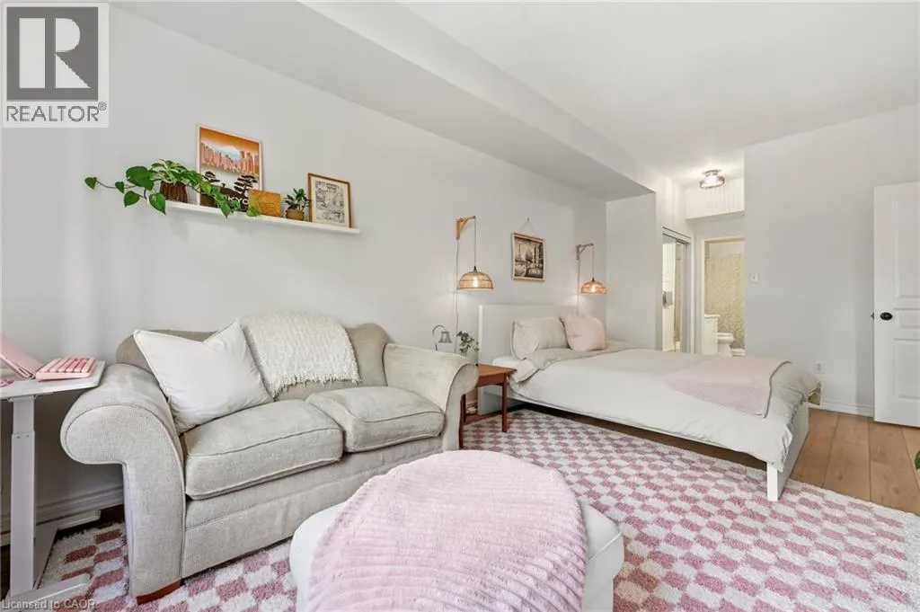 391 PLAINS Road E Unit# 211 #211