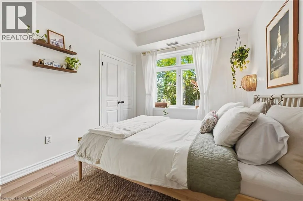 391 PLAINS Road E Unit# 211 #211