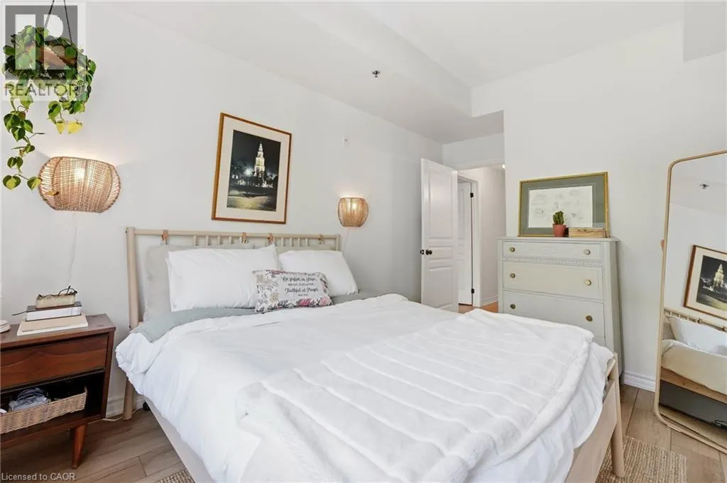 391 PLAINS Road E Unit# 211 #211