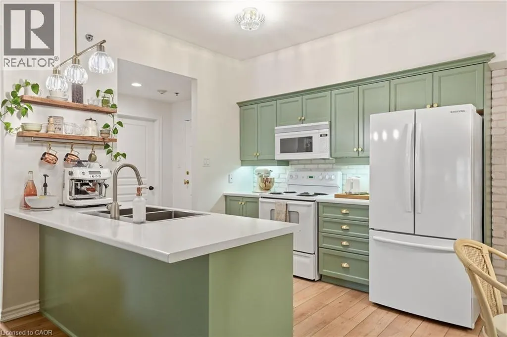 391 PLAINS Road E Unit# 211 #211