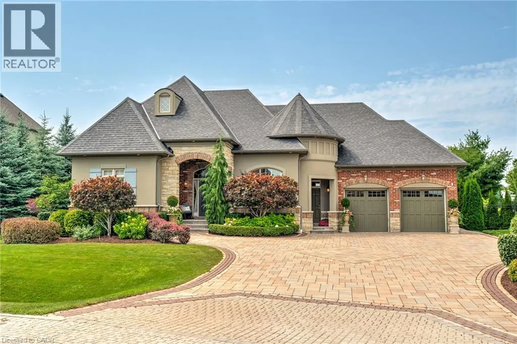 4 HOLDROYD Court